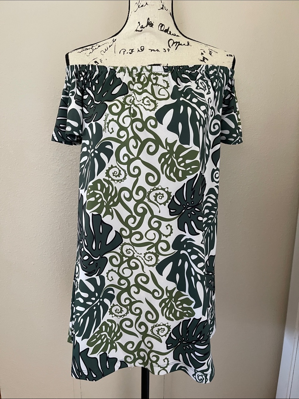 NWT Manuhealii Ululani Dress Mānoa Monstera Eden S